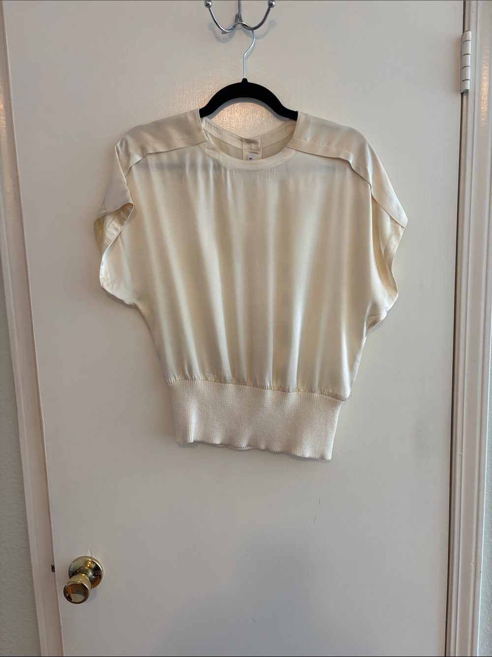 Ellen Tracy Cream Silk Blend Top